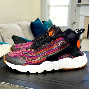 Nike Air Huarache RN Ultra JCD PR Black Hot Lava Gum Yellow Womens 9